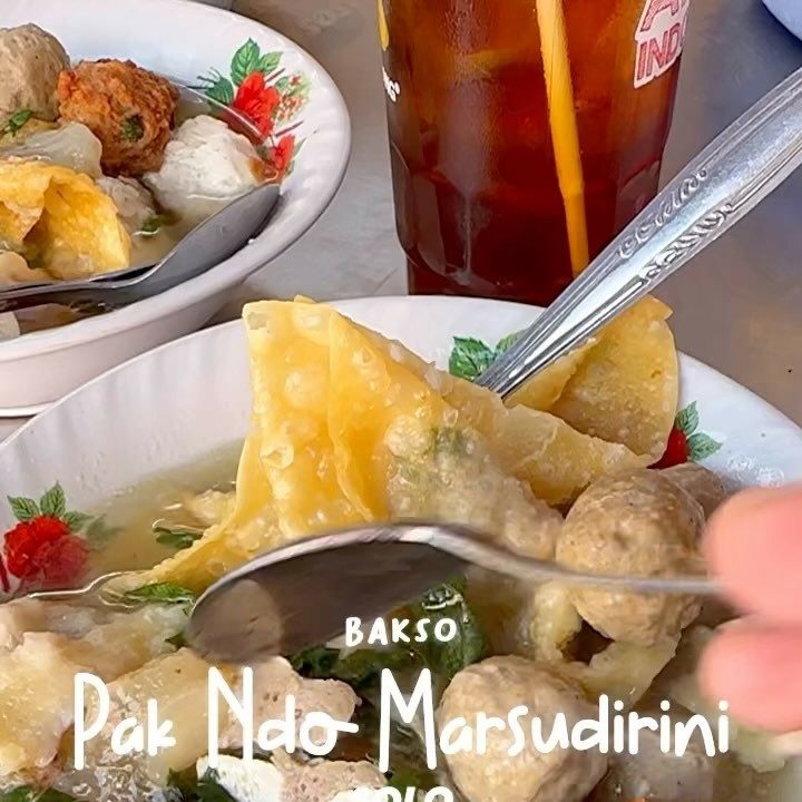 Cobain Bakso Pak Ndo Depan SD Marsudirini Solo