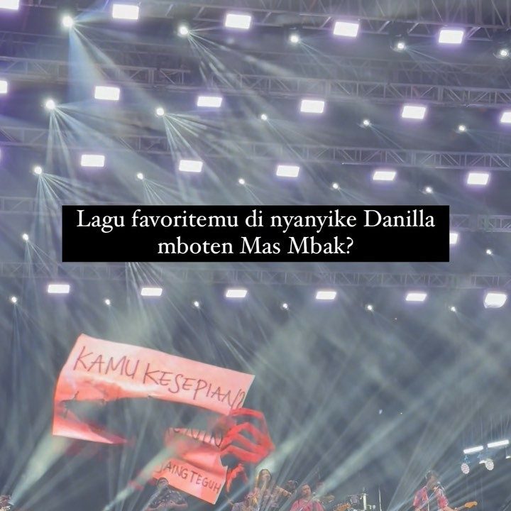 Nonton Danilla di Konser Project D di De Tjolomadoe