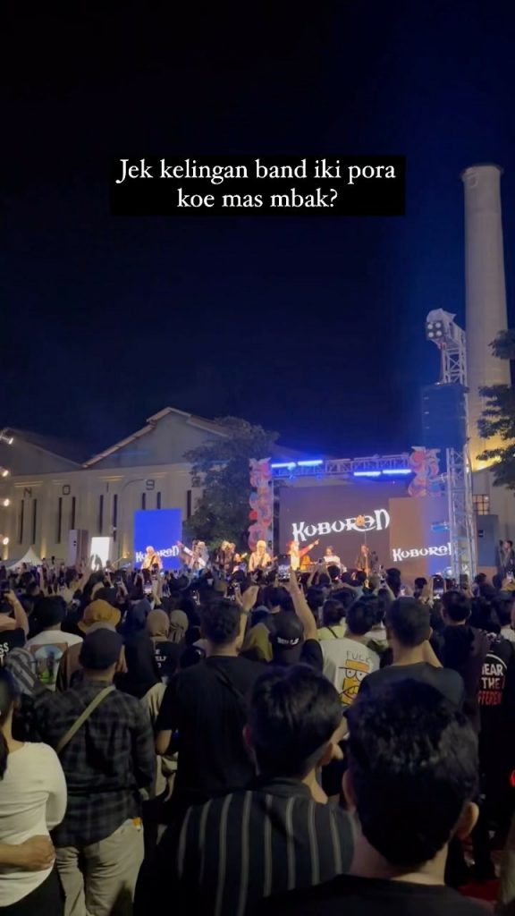 Nonton Kuburan Band di Project D di De Tjolomadoe