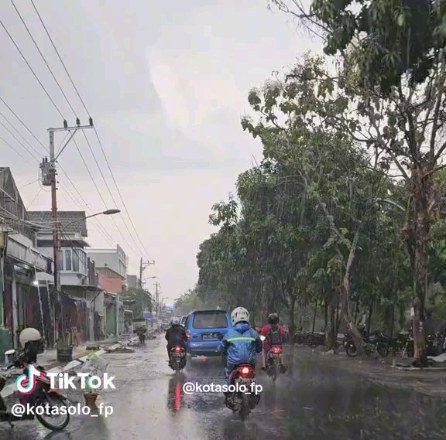 Hujan Pertama di Solo Sejak Kemarau 21 Oktober 2023