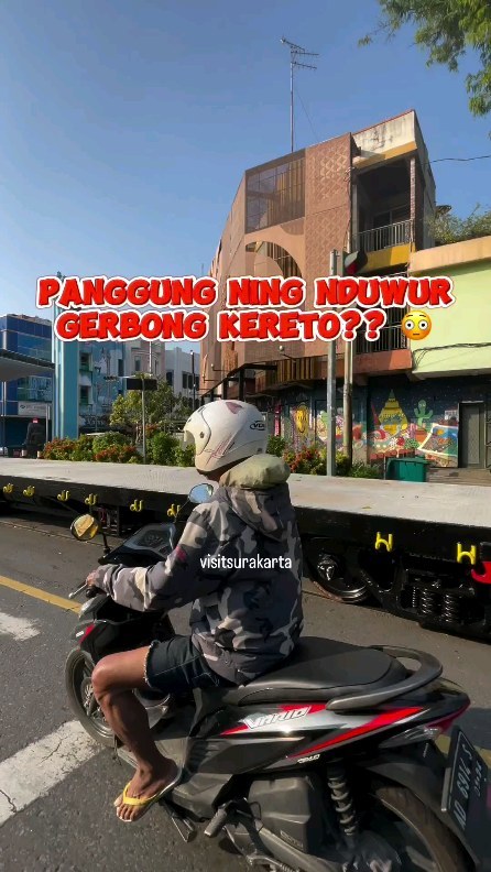 Panggung Diatas Gerbong Kereta di Solo