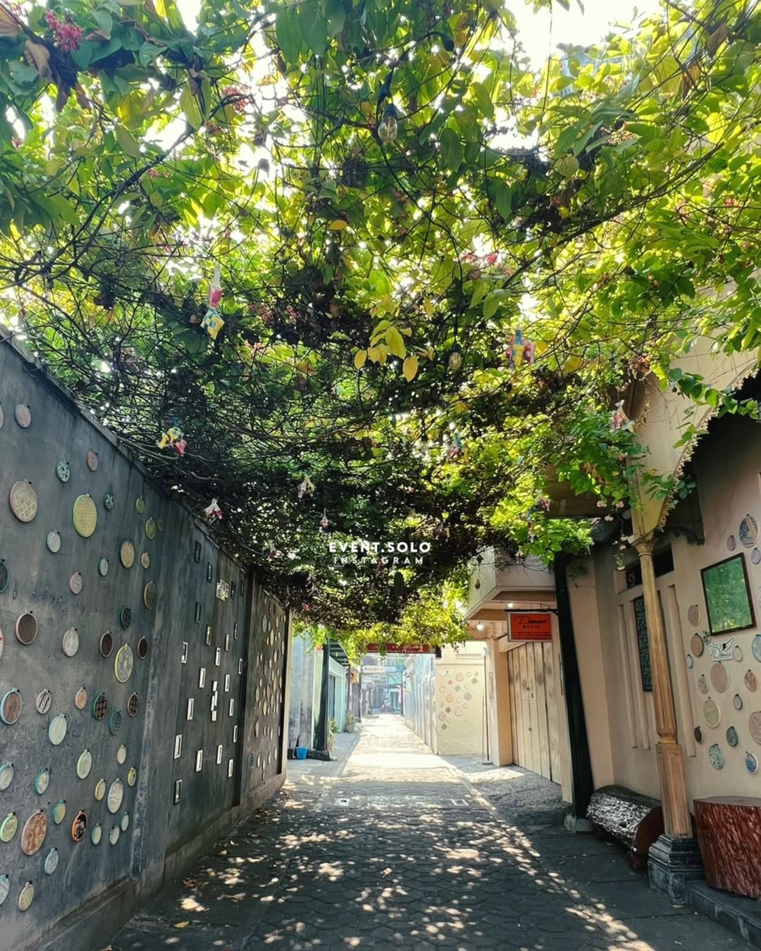 Suasana Jalan Gang Kampung Batik Kauman Solo