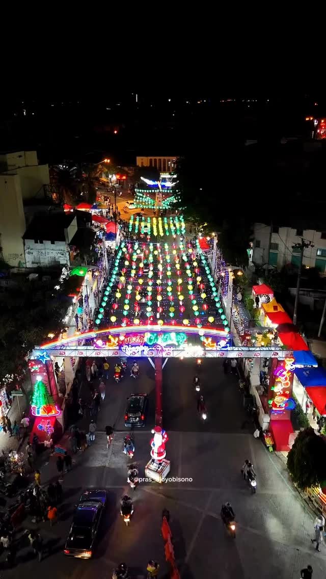 Video Drone Suasana Lampion Tahun Baru Pasar Gede Solo