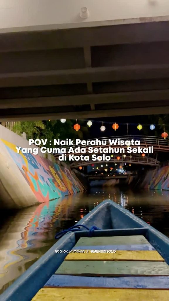 Naik Perahu Wisata Cuma Ada Setahun Sekali Di Kota Solo