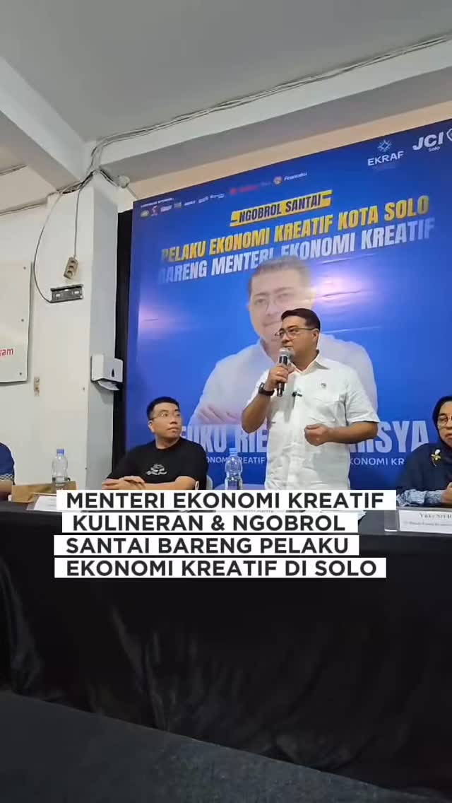 Menteri Ekonomi Kreatif Ngobrol Kulineran di Solo