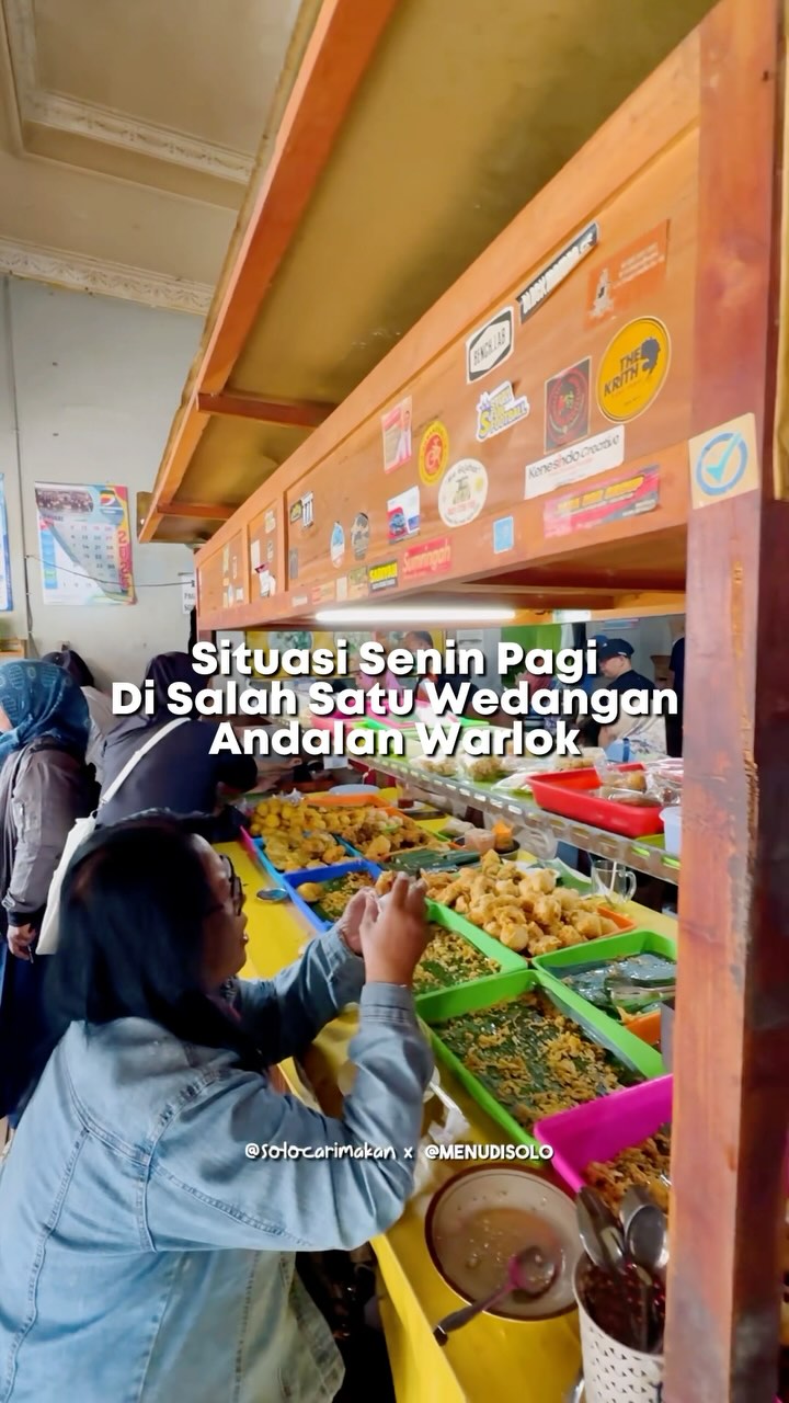 Situasi Sarapan Senin Pagi di Wedangan Kota Solo