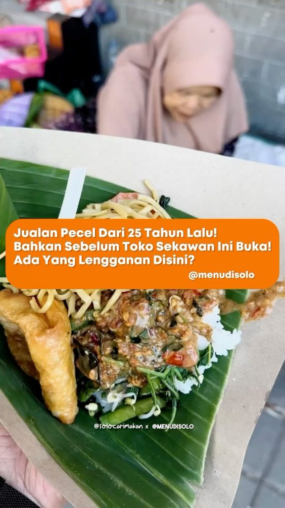 Daftar Harga Menu Nasi Pecel Depan Toko Buku Sekawan Solo