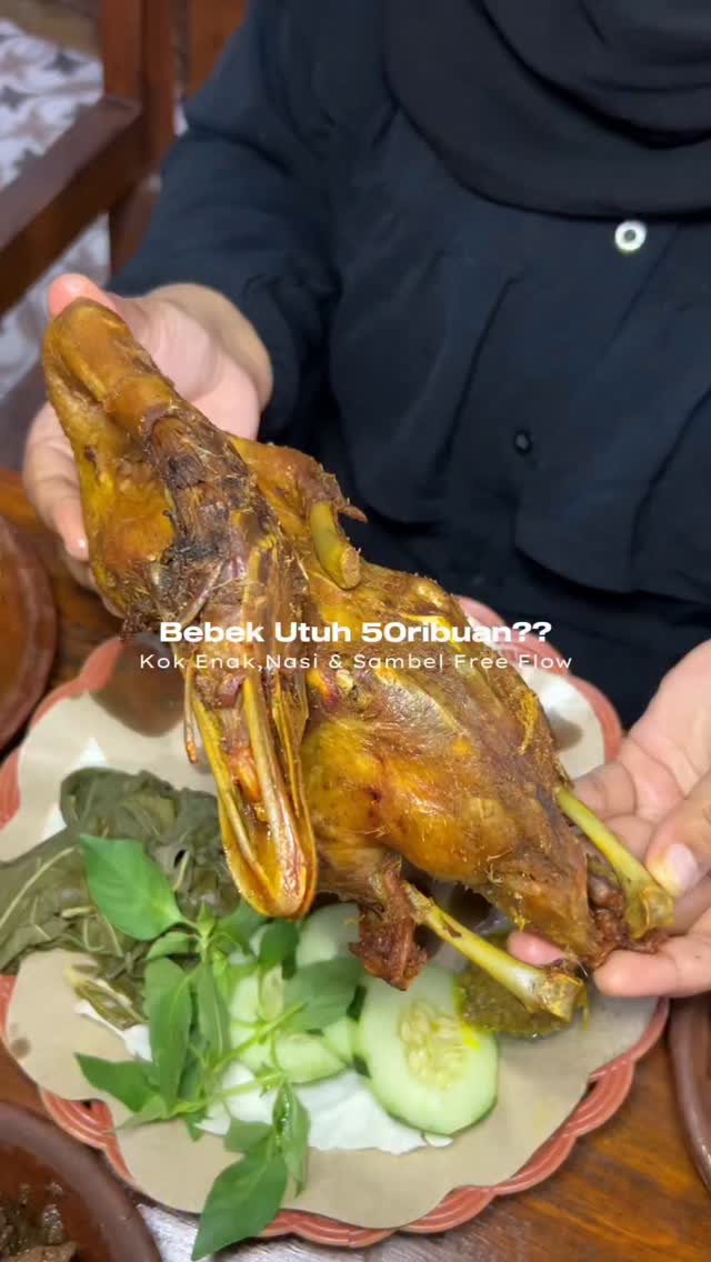 Cobain Makan Bebek Goreng Cuma 50 Ribu di Solo