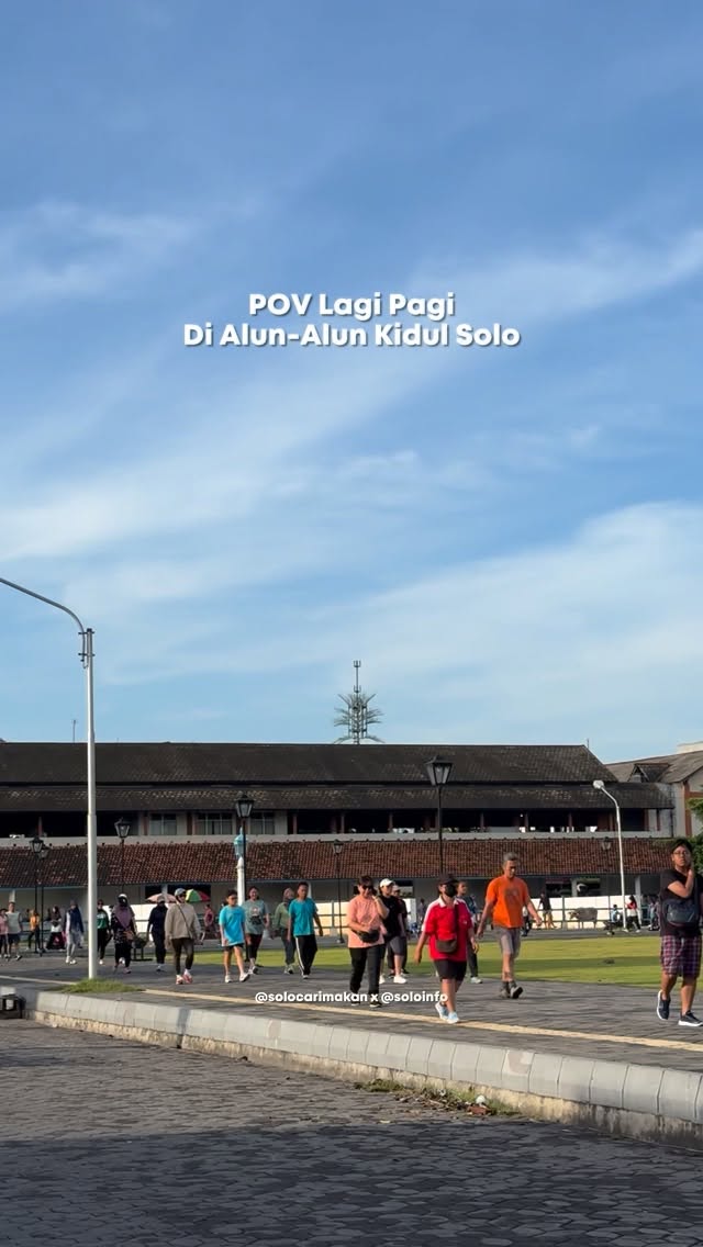 Suasana Liburan Depan Balaikota Solo