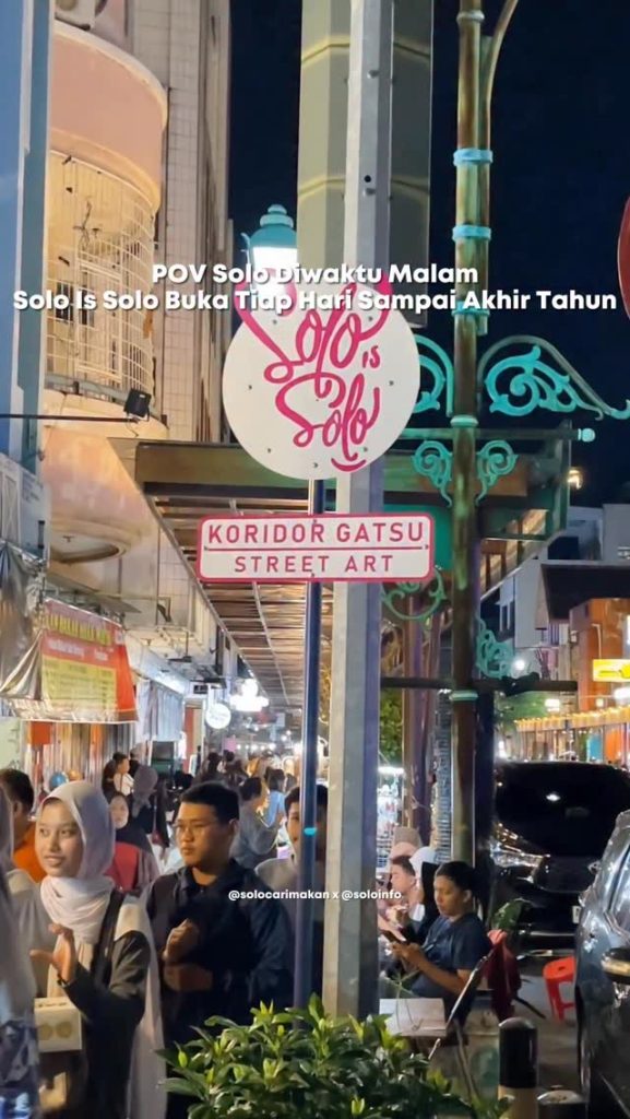 Suasana Wisata Malam Koridor Gatsu Kota Solo