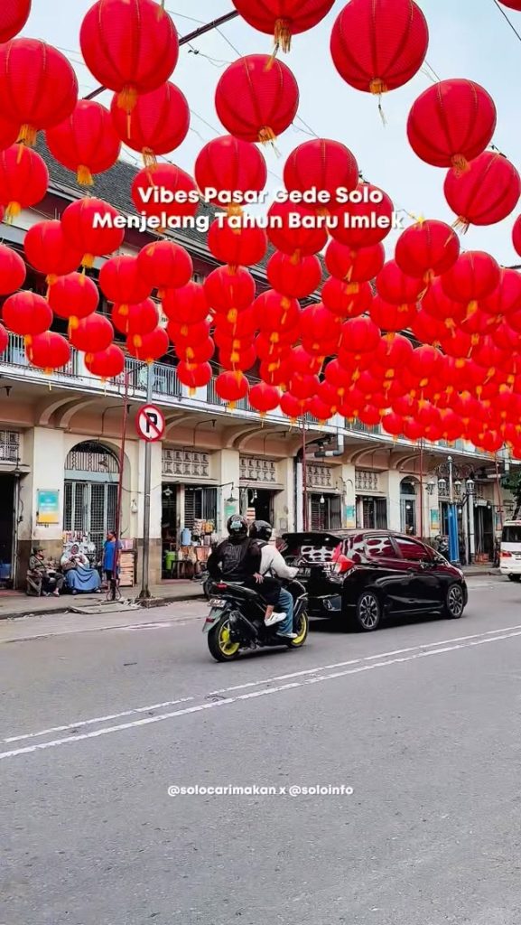 Suasana Lampion Pasar Gede Solo Menjelang Imlek 2026