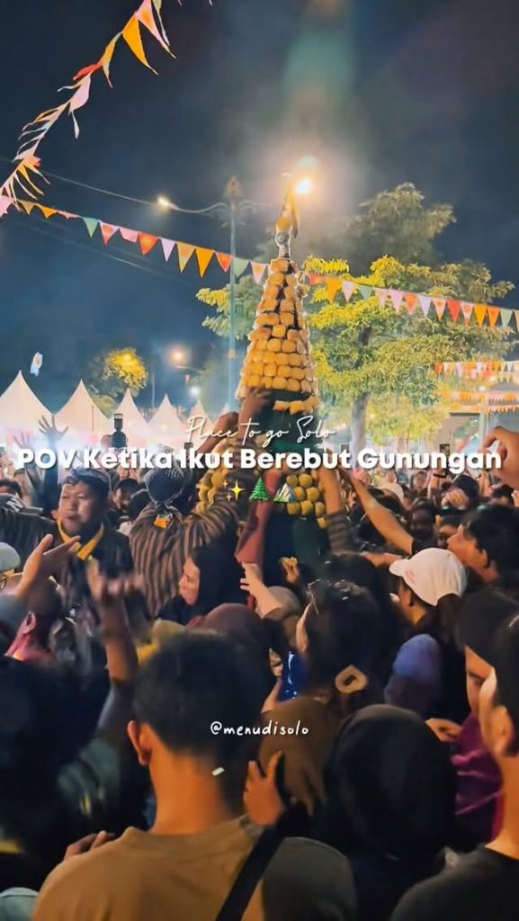 POV Ikut Berebut Gunungan di Mangkunegaran Solo 2026