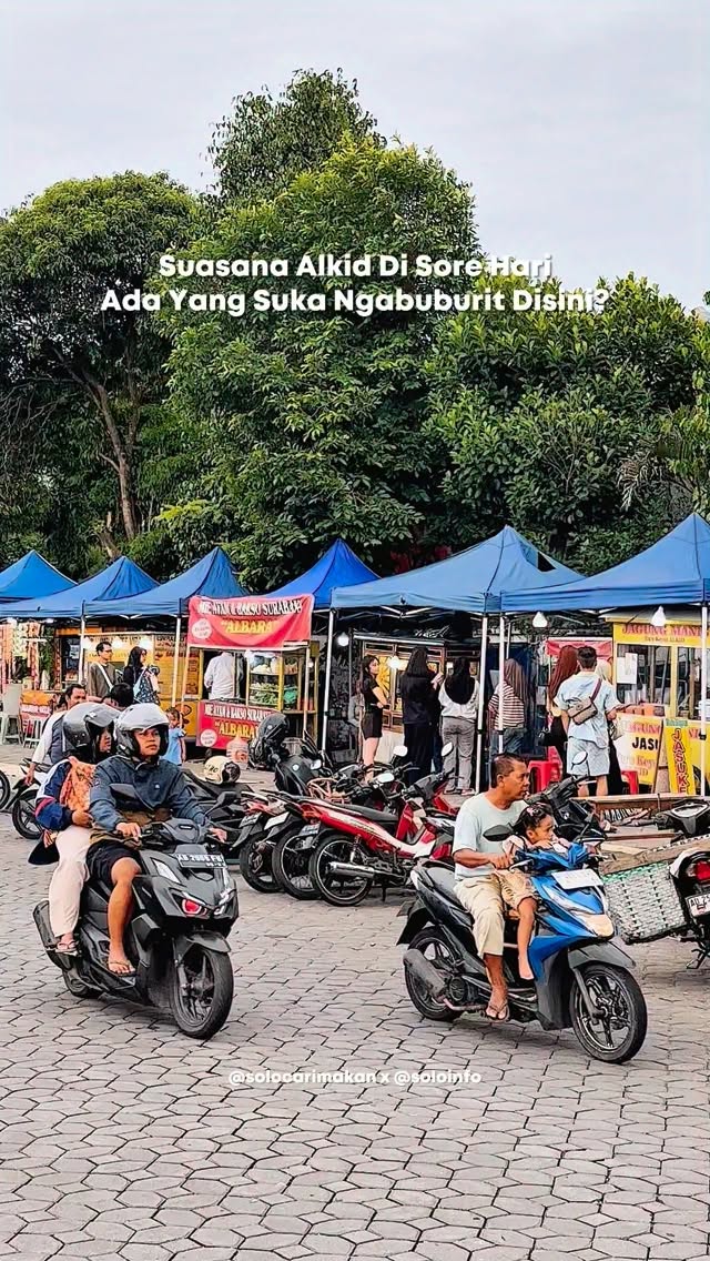Suasana Sore Warga Ngabuburit di Alun Alun Kidul Keraton Solo
