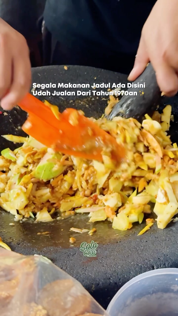 Warung Nedho Makanan Jadul Kuliner Legendaris Solo Sejak 1970